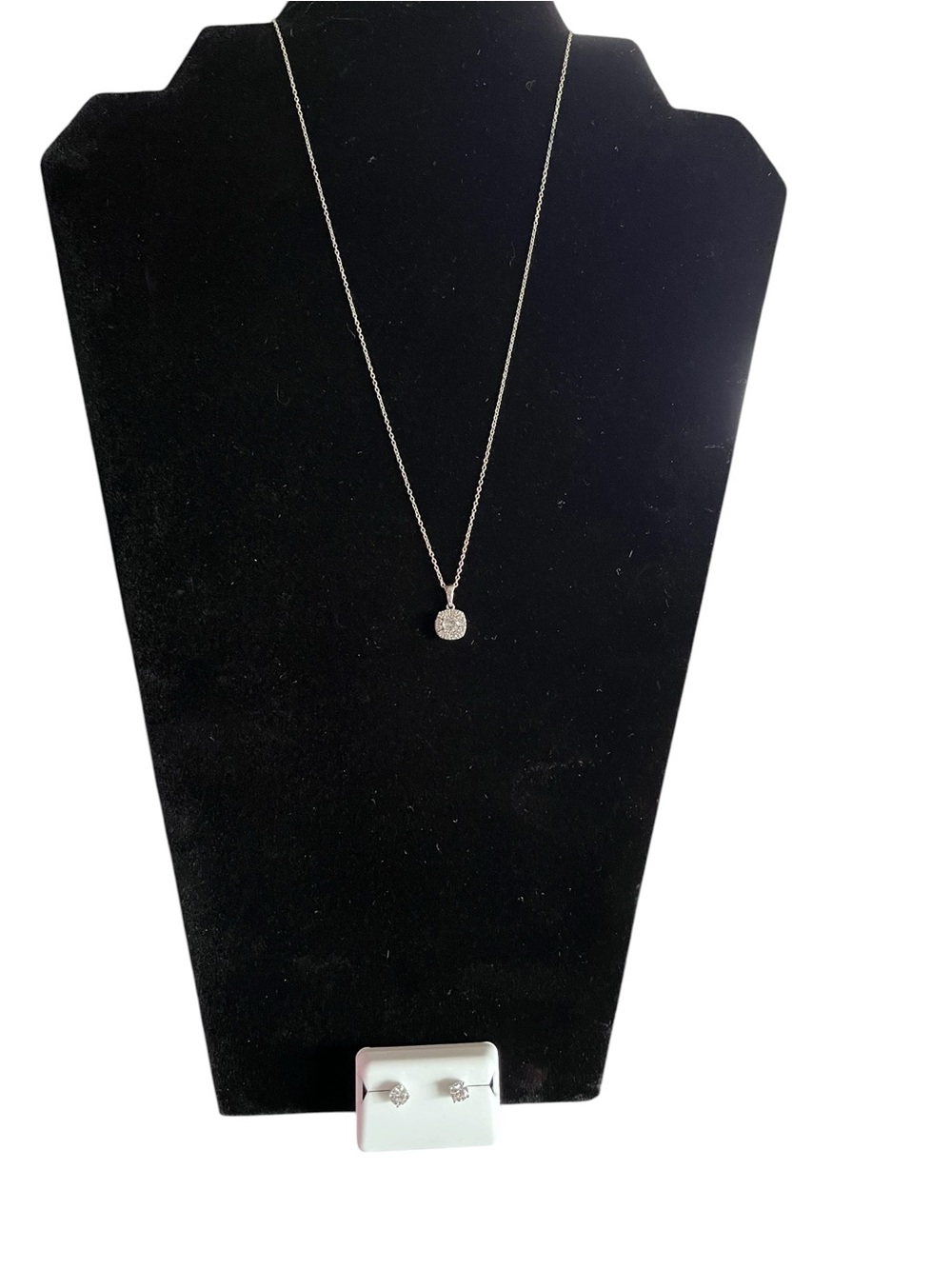 925 Sterling Silver Pendant Necklace and Stud Earrings Set